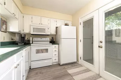 2331 N Davis Drive #A, Arlington, TX 76012 - Photo 11