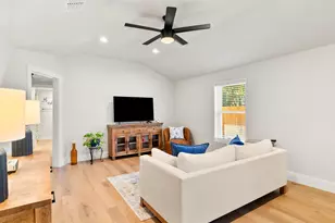 901 S Lane St, Decatur, TX 76234 - Photo 5