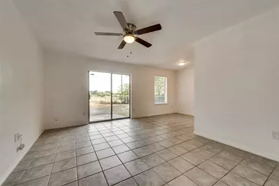 120 E Milas Lane, Glenn Heights, TX 75154 - Photo 5