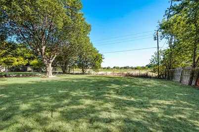 120 E Milas Lane, Glenn Heights, TX 75154 - Photo 17