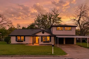 1213 Walker Dr, Hurst, TX 76053 - Photo 1