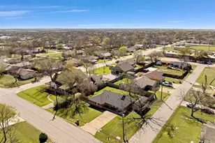 1010 Bolivar St, Sanger, TX 76266 - Photo 3