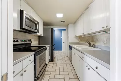 558 E Avenue J #D, Grand Prairie, TX 75050 - Photo 13