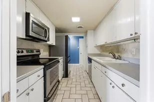 558 E Avenue J, Grand Prairie, TX 75050 - Photo 13