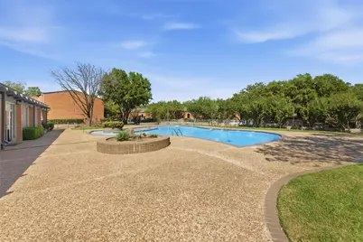 558 E Avenue J #D, Grand Prairie, TX 75050 - Photo 5