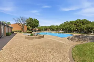 558 E Avenue J, Grand Prairie, TX 75050 - Photo 5