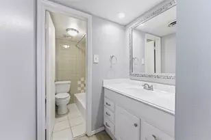 558 E Avenue J, Grand Prairie, TX 75050 - Photo 21