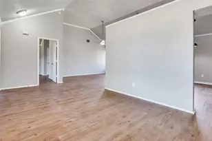 1113 Harvest Hill Ln, Lancaster, TX 75146 - Photo 3