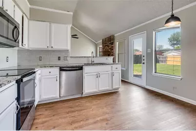 1113 Harvest Hill Lane, Lancaster, TX 75146 - Photo 13