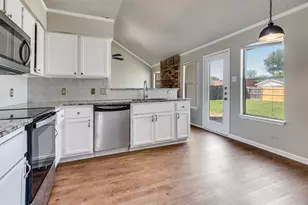 1113 Harvest Hill Ln, Lancaster, TX 75146 - Photo 13