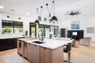 10652 Les Jardins Dr, Dallas, TX 75229 - Photo 11