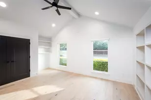 10652 Les Jardins Dr, Dallas, TX 75229 - Photo 17