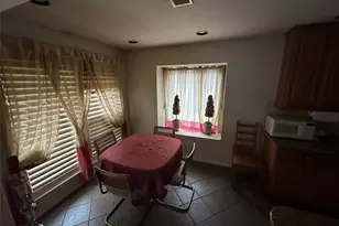 2517 Lawnview Dr, Carrollton, TX 75006 - Photo 5