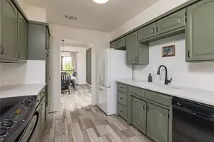 413 W Park Ave, Weatherford, TX 76086 - Photo 11