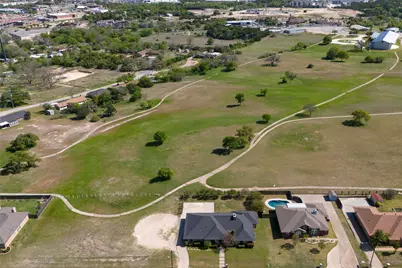 413 W Park Avenue, Weatherford, TX 76086 - Photo 1