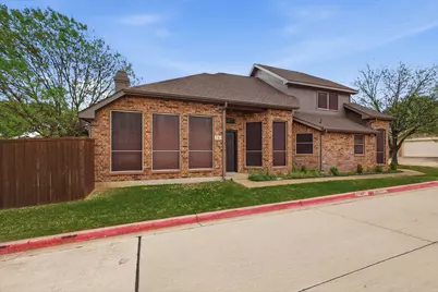 381 Arbor Lane, Euless, TX 76039 - Photo 3