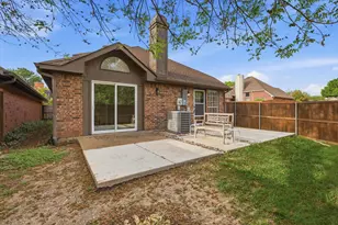 381 Arbor Ln, Euless, TX 76039 - Photo 25