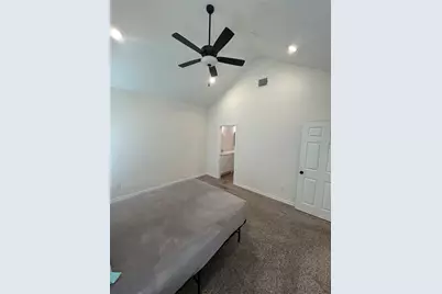 1138 Alvarado Street #B, Cleburne, TX 76031 - Photo 11