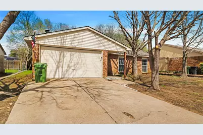 7437 Sandhurst Lane S, North Richland Hills, TX 76182 - Photo 3