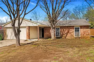 7437 Sandhurst Ln S, North Richland Hills, TX 76182 - Photo 5