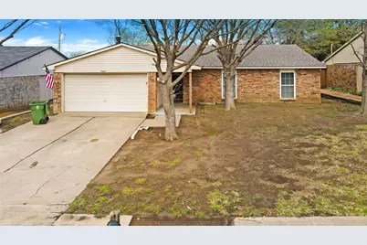 7437 Sandhurst Lane S, North Richland Hills, TX 76182 - Photo 7