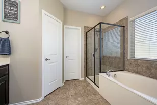 11108 Dunlavin Ct, Fort Worth, TX 76052 - Photo 9