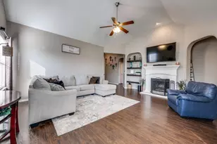 11108 Dunlavin Ct, Fort Worth, TX 76052 - Photo 3