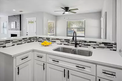 2717 El Tivoli Drive, Dallas, TX 75211 - Photo 13