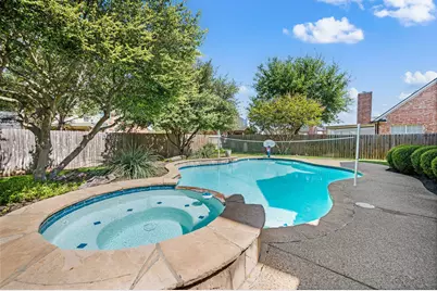 417 Shade Tree Circle, Hurst, TX 76054 - Photo 3