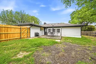 100 Faircrest Dr, DeSoto, TX 75115 - Photo 27