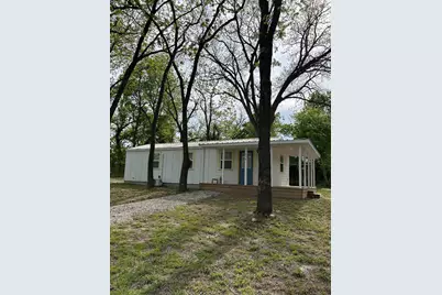 414 N Avenue F, Clifton, TX 76634 - Photo 1