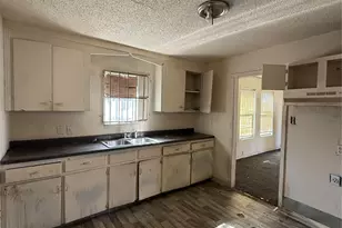 4824 Fellows Ln, Dallas, TX 75216 - Photo 11