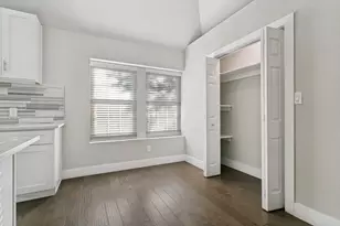 2901 Woodland Hills Dr, Grapevine, TX 76051 - Photo 9