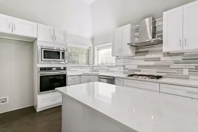 2901 Woodland Hills Drive, Grapevine, TX 76051 - Photo 7