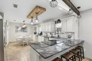 1404 Mimosa St, Cleburne, TX 76033 - Photo 7