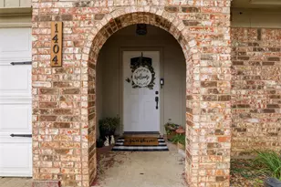 1404 Mimosa St, Cleburne, TX 76033 - Photo 3