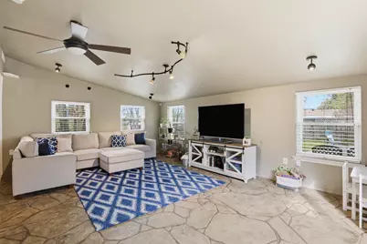 1404 Mimosa Street, Cleburne, TX 76033 - Photo 11