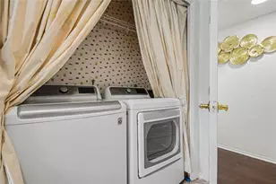 10525 Yorkford Dr, Dallas, TX 75238 - Photo 17