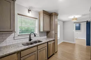 504 Burnett St, Wills Point, TX 75169 - Photo 9