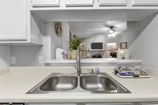 3201 Donnelly Cir, Fort Worth, TX 76107 - Photo 13