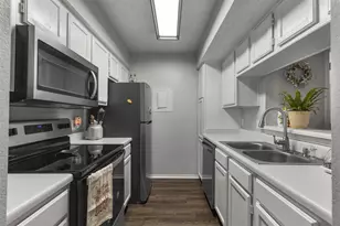 3201 Donnelly Cir, Fort Worth, TX 76107 - Photo 11