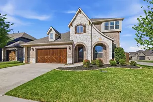 300 Ben Thomas St, Burleson, TX 76028 - Photo 3