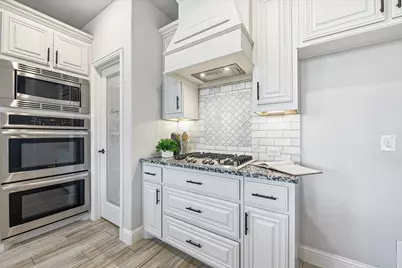 300 Ben Thomas Street, Burleson, TX 76028 - Photo 15