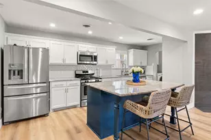 10647 Chesterton Dr, Dallas, TX 75238 - Photo 11