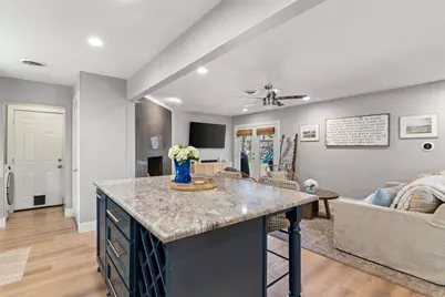 10647 Chesterton Drive, Dallas, TX 75238 - Photo 7