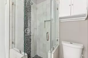 10647 Chesterton Dr, Dallas, TX 75238 - Photo 27