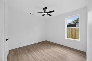 1930 Houston St, Grand Prairie, TX 75050 - Photo 19