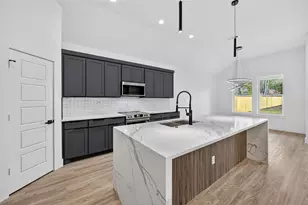 1930 Houston St, Grand Prairie, TX 75050 - Photo 7