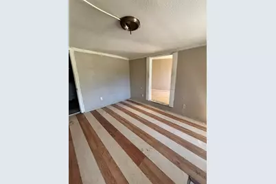 1201 E Davis Avenue, Fort Worth, TX 76104 - Photo 13