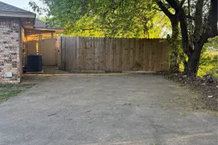 500 Renee Dr, Irving, TX 75061 - Photo 3